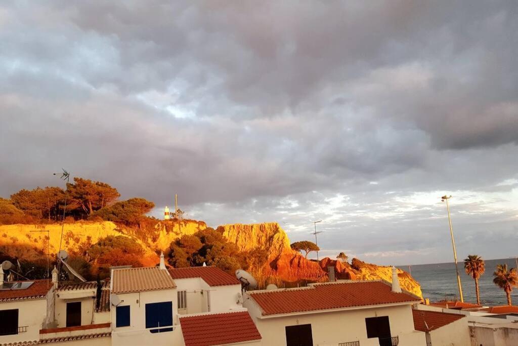 Magnifique Duplex Avec Piscine En Bord De Mer Daire Olhos de Agua  Dış mekan fotoğraf